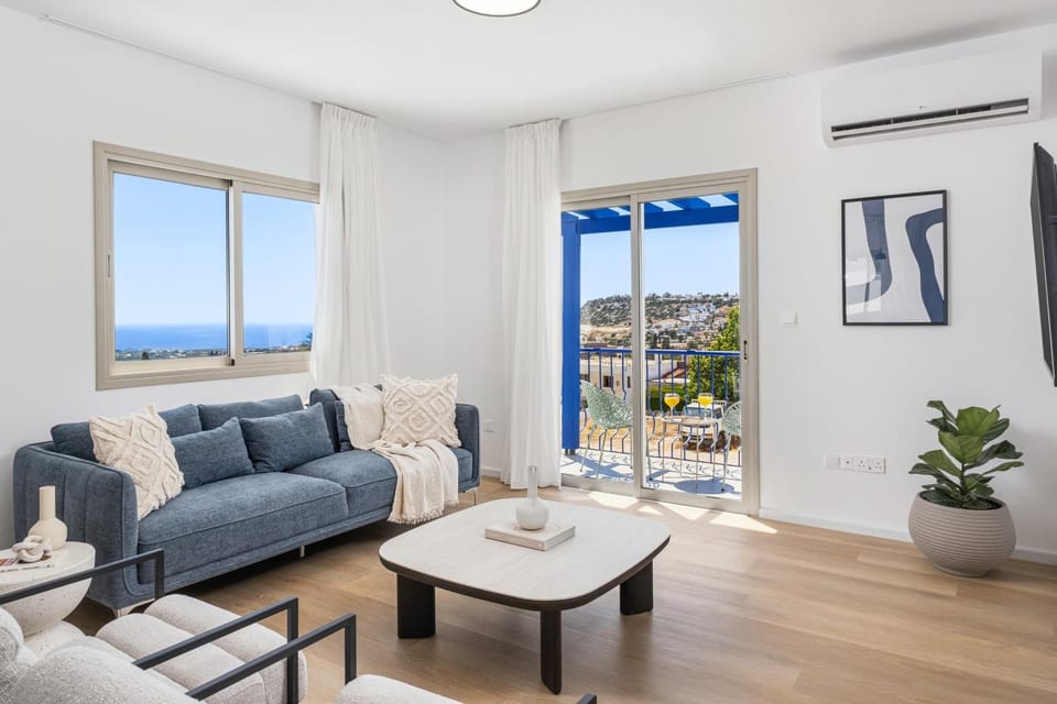 Aura Sun Holiday Homes by Nomads House in Peyia
