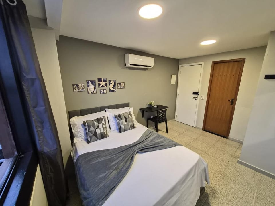 Bed, Photo of the whole room, Bedroom, air conditioner