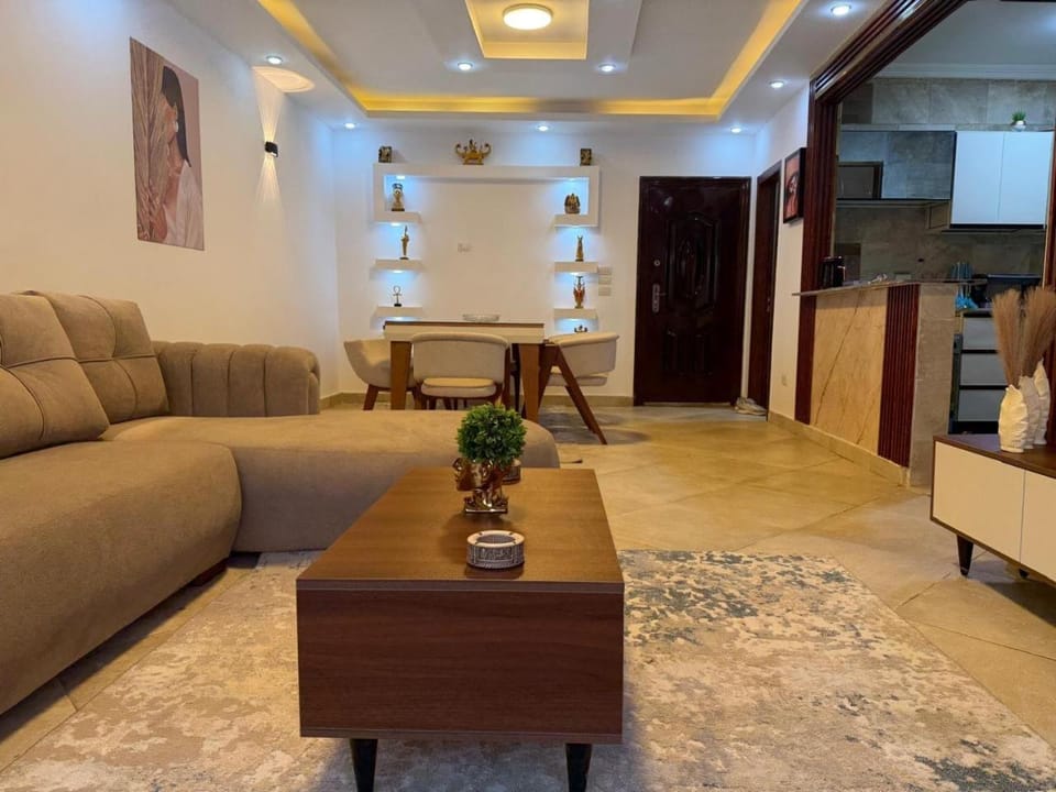TV and multimedia, Kitchen or kitchenette, Living room, Seating area