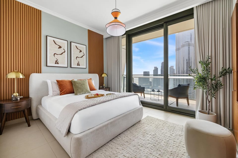 Bed, Living room, Photo of the whole room, Seating area, Bedroom, City view
