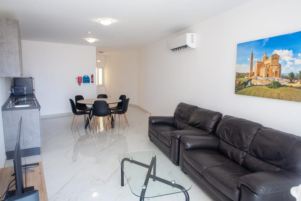 TV and multimedia, Kitchen or kitchenette, Living room, Seating area, Dining area, air conditioner