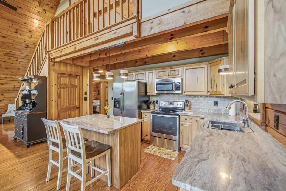 Norris Lake Cabin Near Marinas & Fishing Fire pit Cabin in Norris Lake