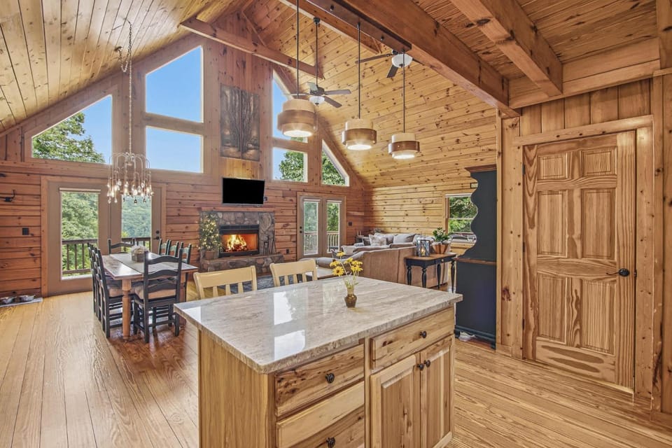 Norris Lake Cabin Near Marinas & Fishing Fire pit Cabin in Norris Lake