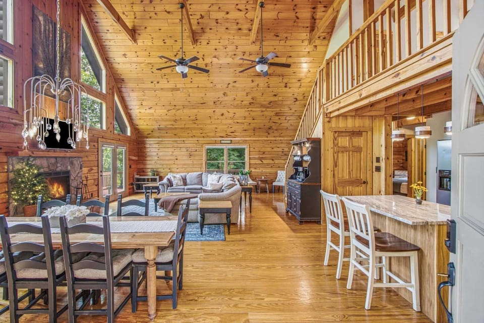 Norris Lake Cabin Near Marinas & Fishing Fire pit Cabin in Norris Lake