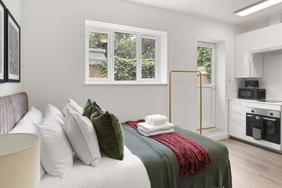 Cozy Studio With kitchen Fast Central London Access Apartment in Orpington