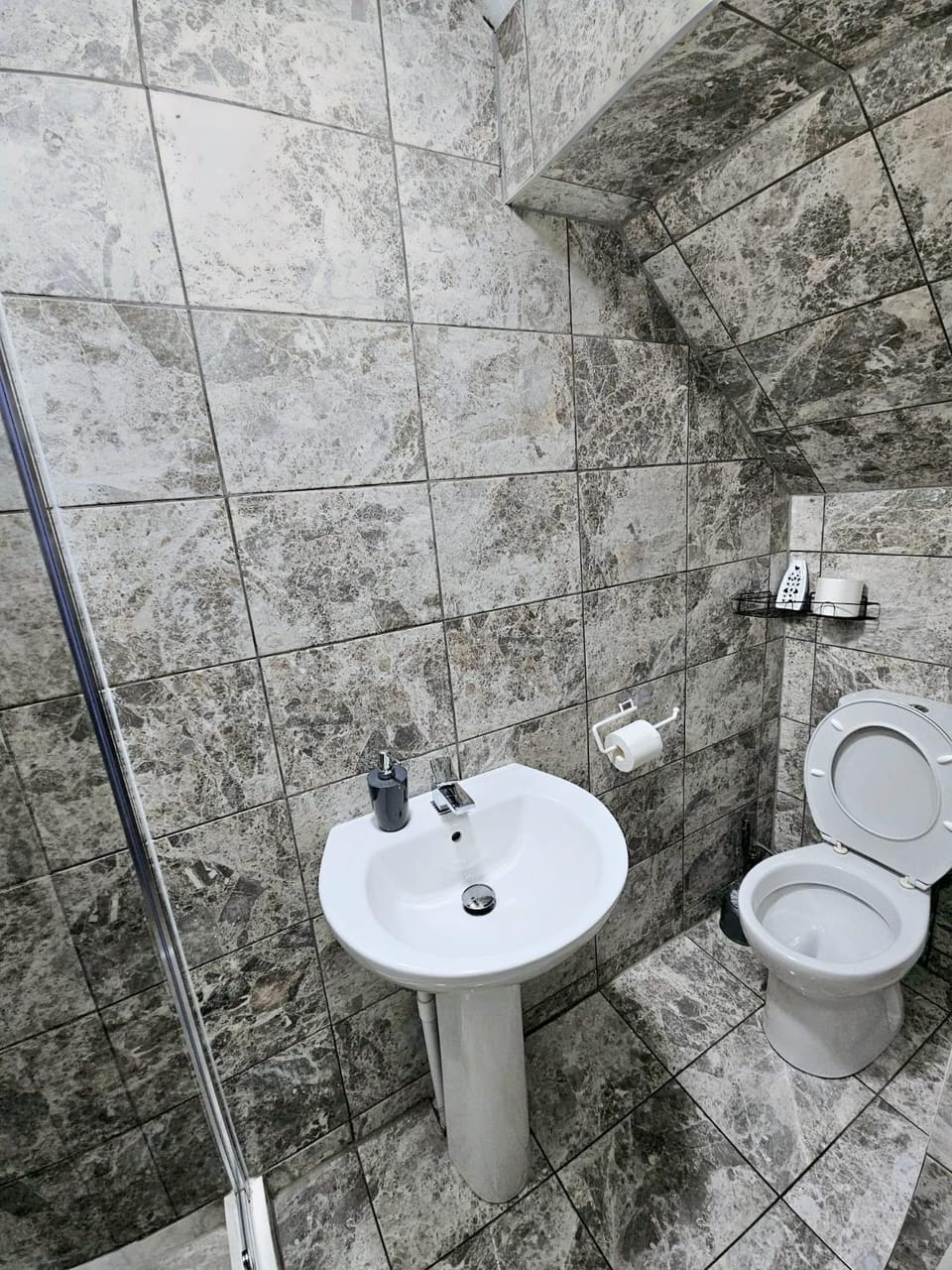 Comfortable Double Room, private bathroom, not ensuite Vacation rental in Nottingham