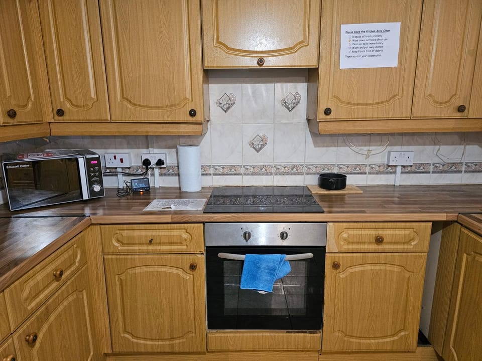 Comfortable Double Room, private bathroom, not ensuite Vacation rental in Nottingham