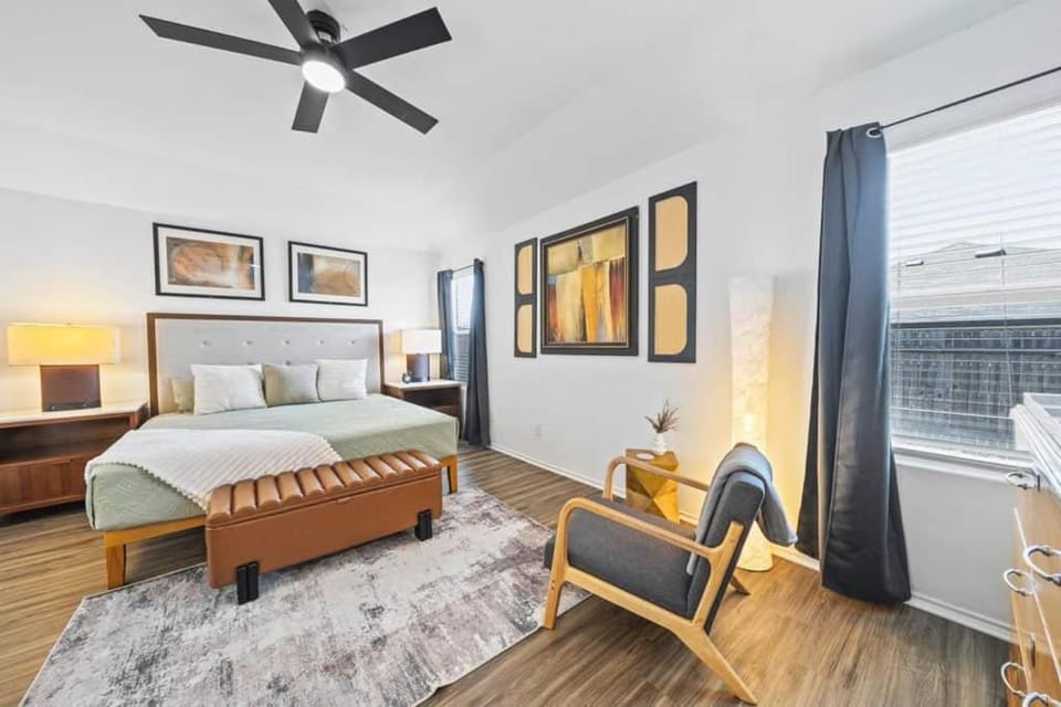 Stylish 4BR Retreat | EV Charger | San Marcos House in San Marcos