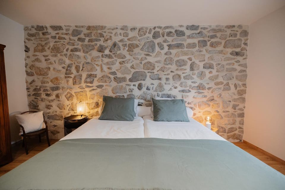 Au 26 Pas de la place - centre historique - dog friendly House in Belgium
