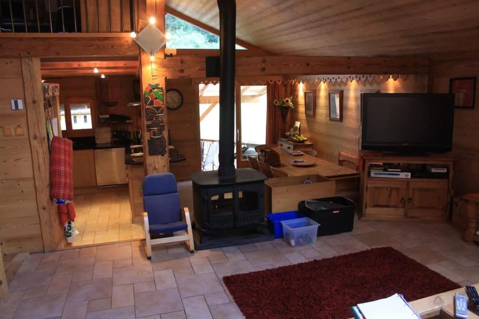 Maison Verte Large Chalet with Hot Tub Chalet in Haute-Savoie