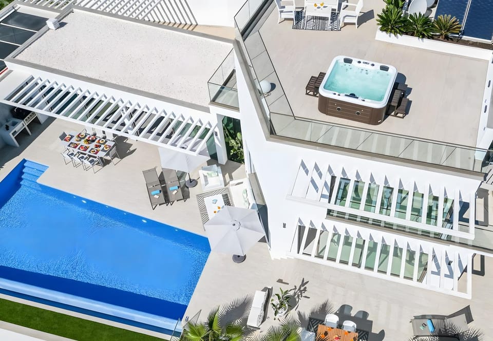 Property building, Swimming pool
