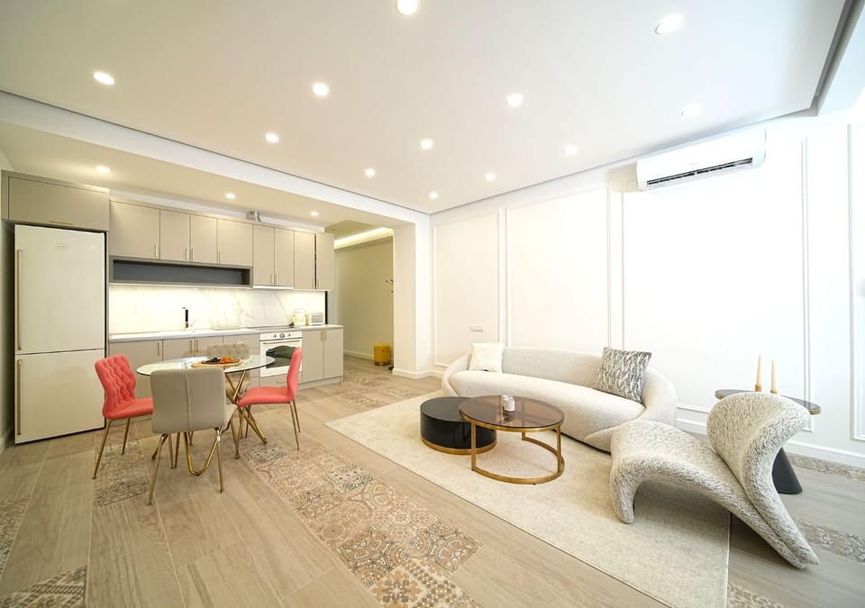 Living room, Dining area