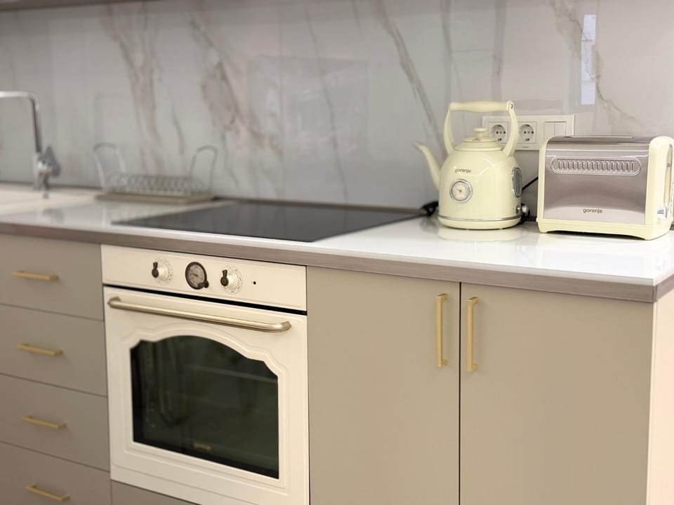 microwave, oven