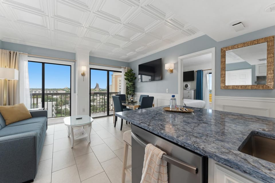 TV and multimedia, View (from property/room), Balcony/Terrace, Kitchen or kitchenette, Living room, Seating area, Dining area, Bedroom