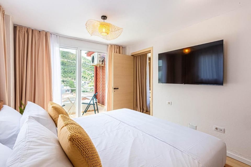 Dhermi's Icon Big 1BR Ap 15 Apartment in Dhërmi