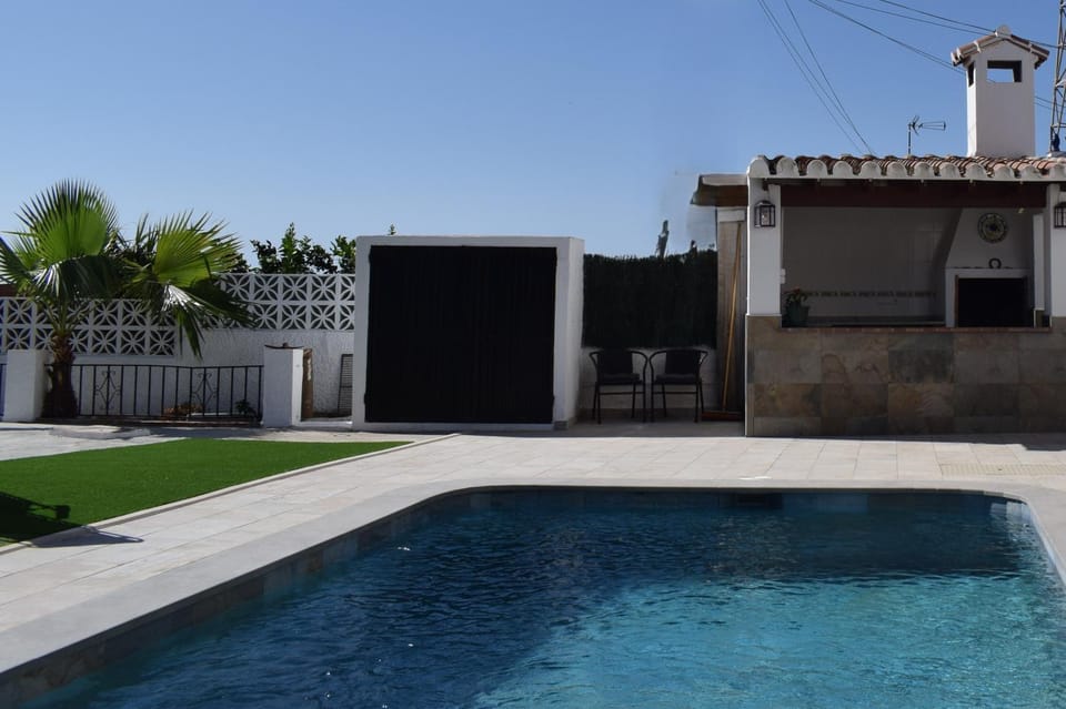 BBQ facilities, Swimming pool