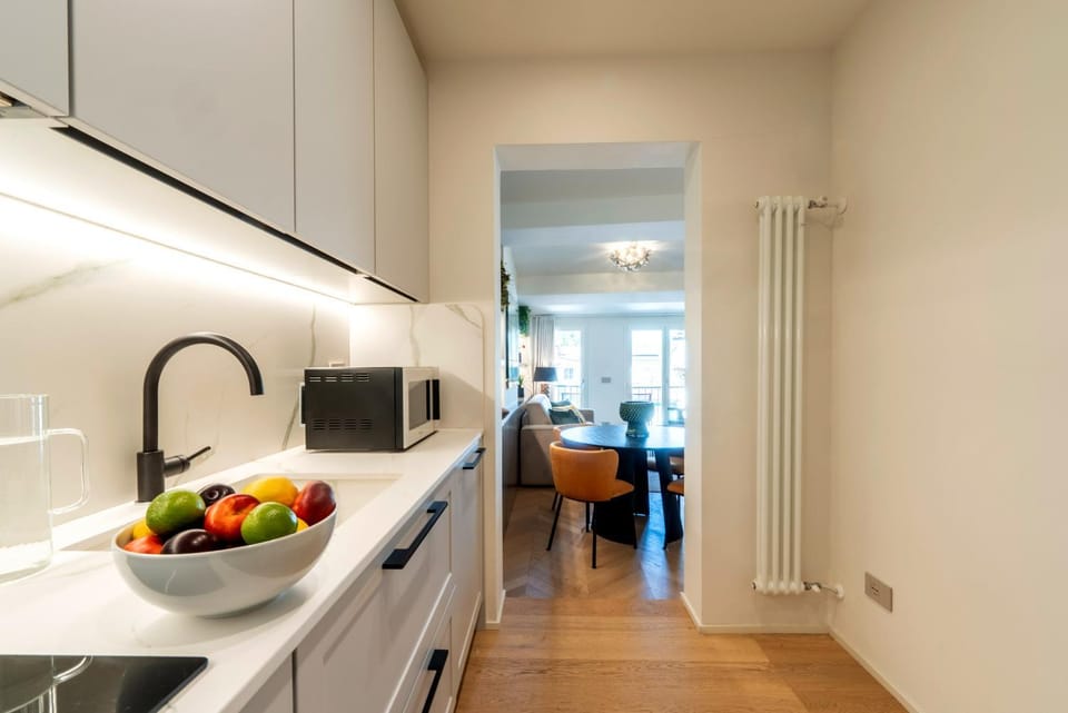 Kitchen or kitchenette, Dining area, dishwasher, oven, stove