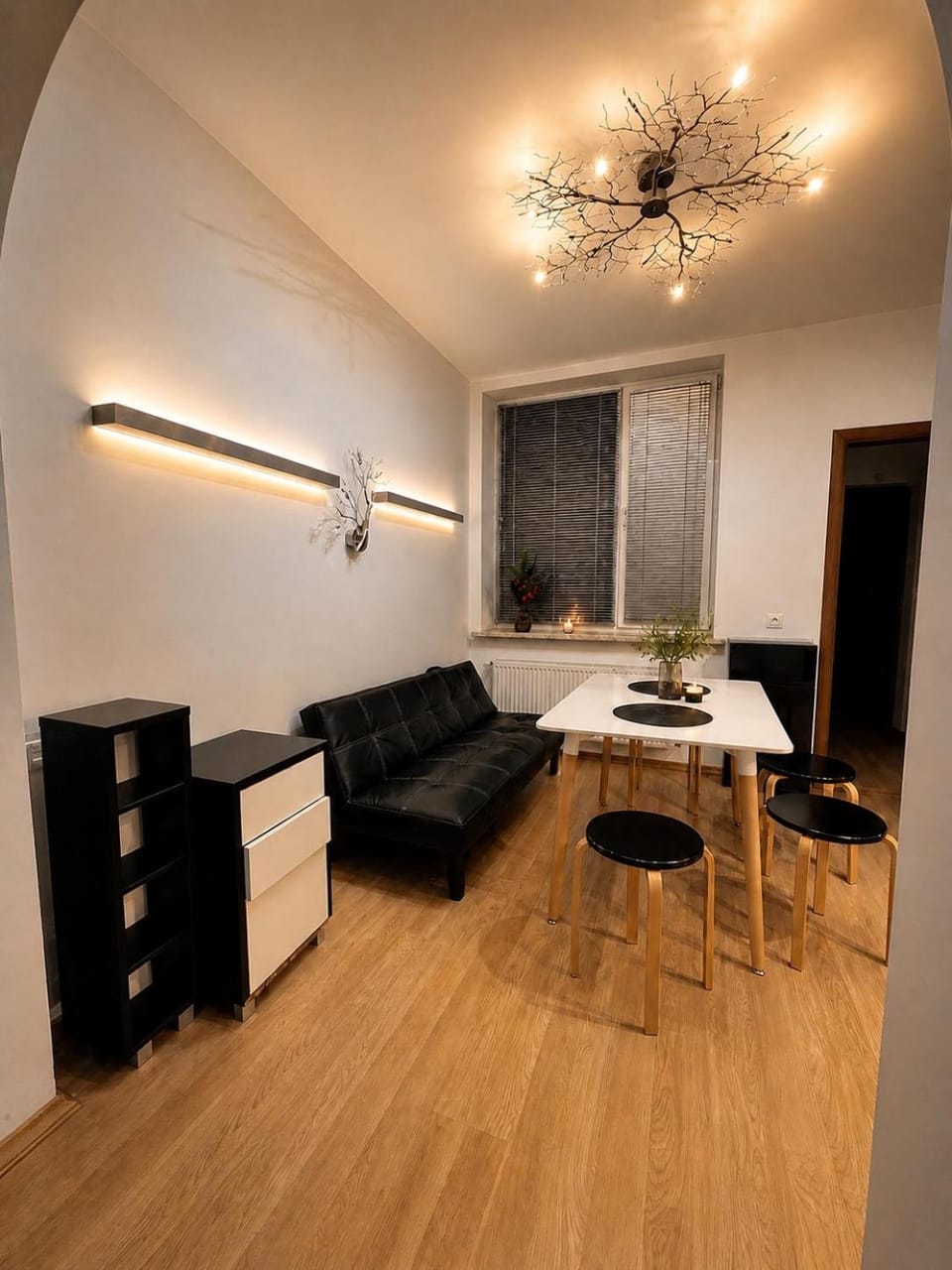 Seating area, Dining area