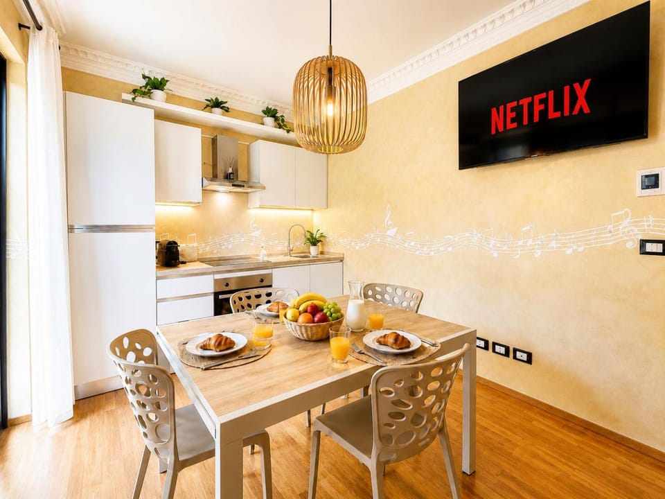 Communal lounge/ TV room, TV and multimedia, Dining area, Lunch, stove, stove