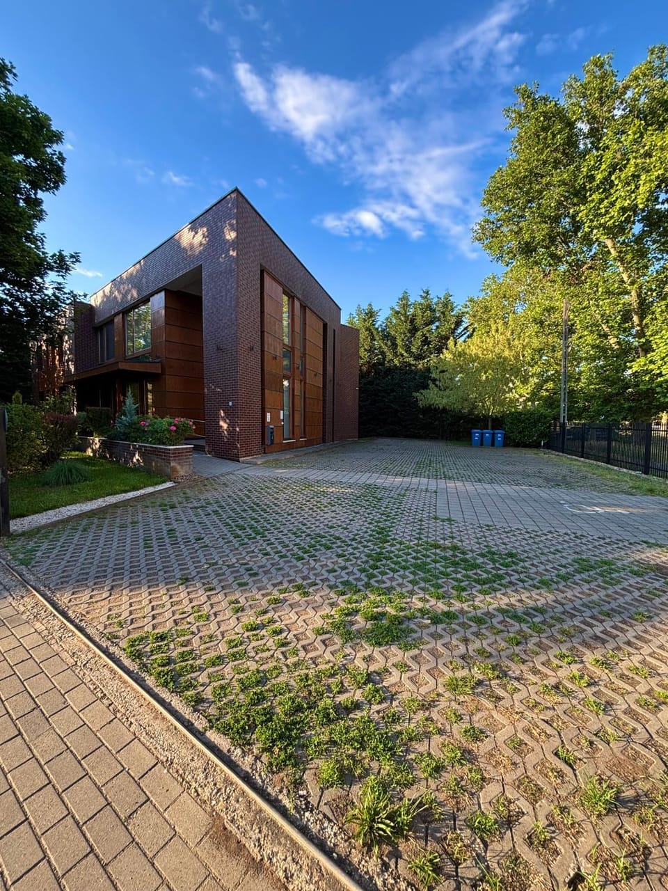 Property building, Parking