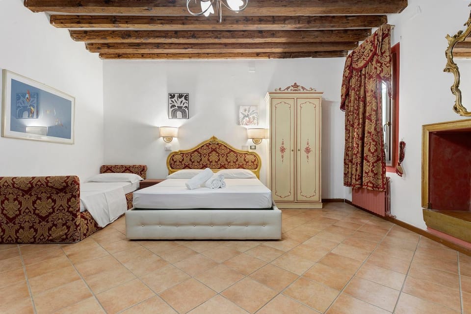 Living room, Bedroom
