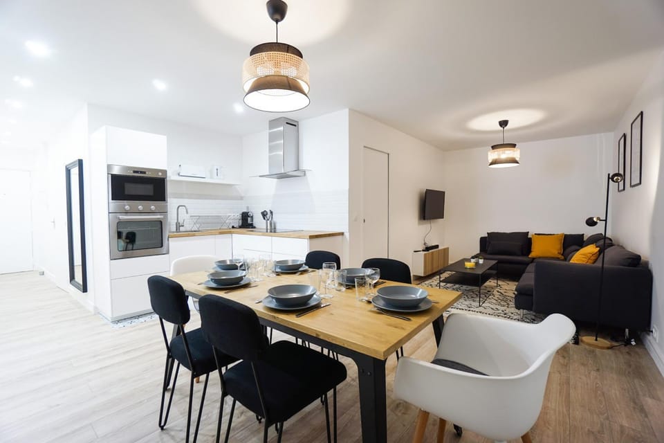 Spacious duplex apartment - Eiffel Tower Apartment in Paris