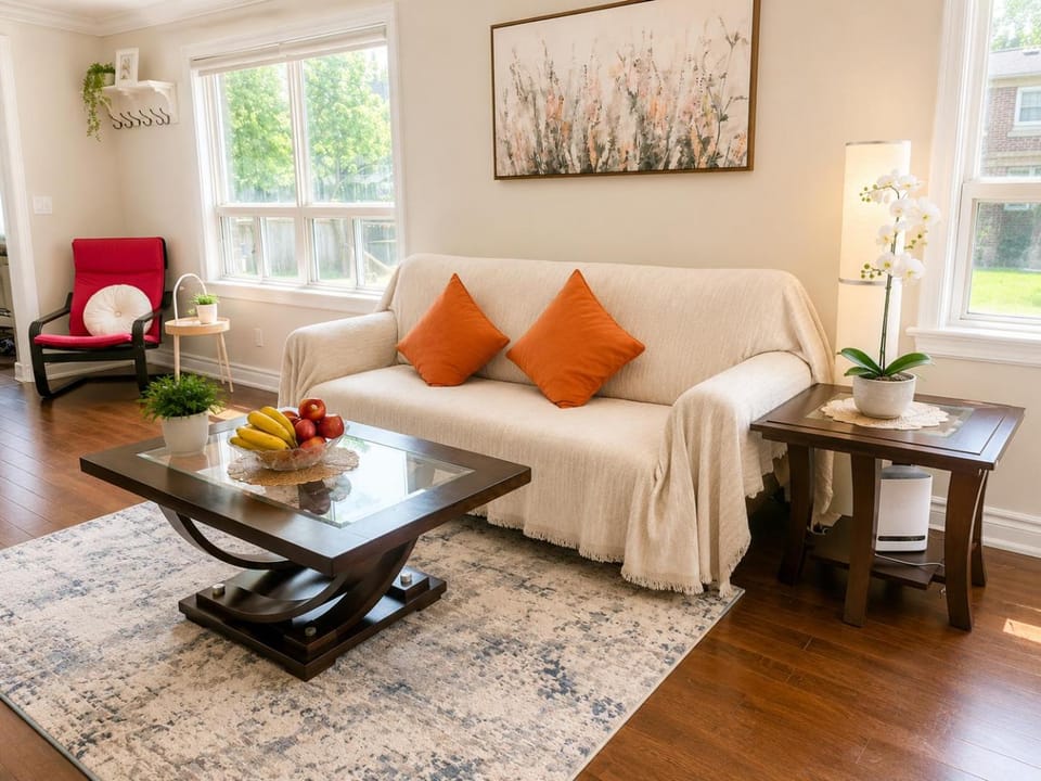 Newly Renovated Cozy Room Walk to Subway North York Bed and Breakfast in Toronto