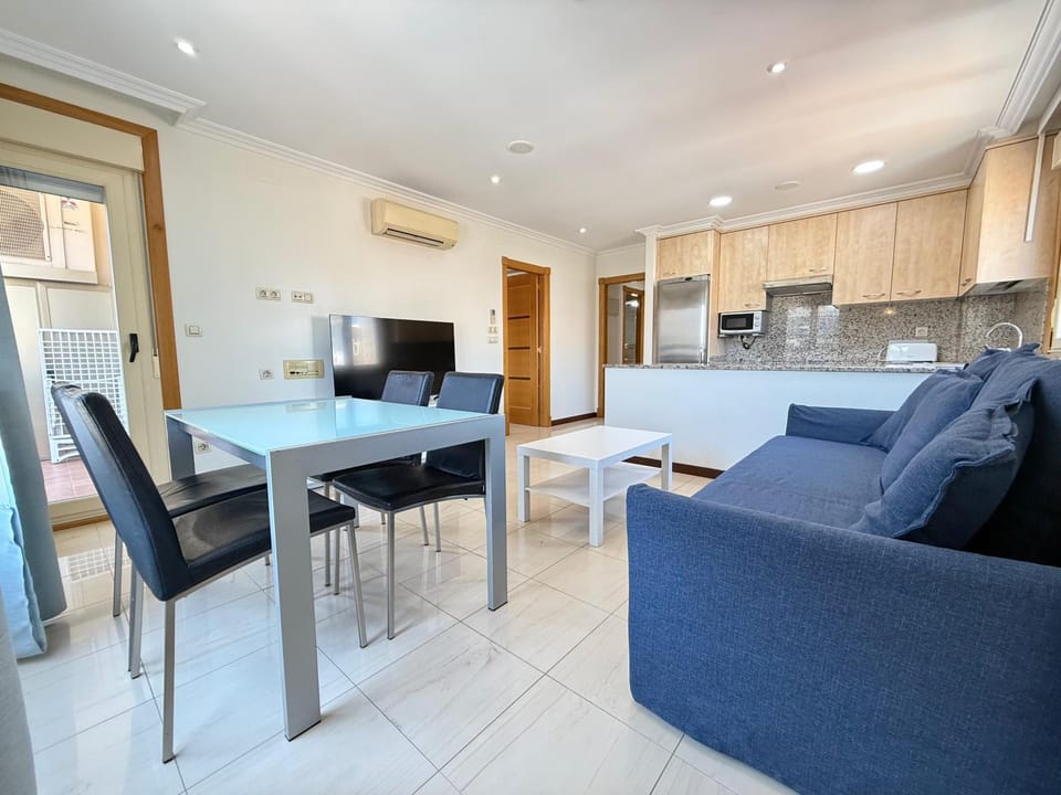 TV and multimedia, Kitchen or kitchenette, Living room, Dining area