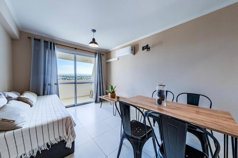 Bed, Seating area, Dining area
