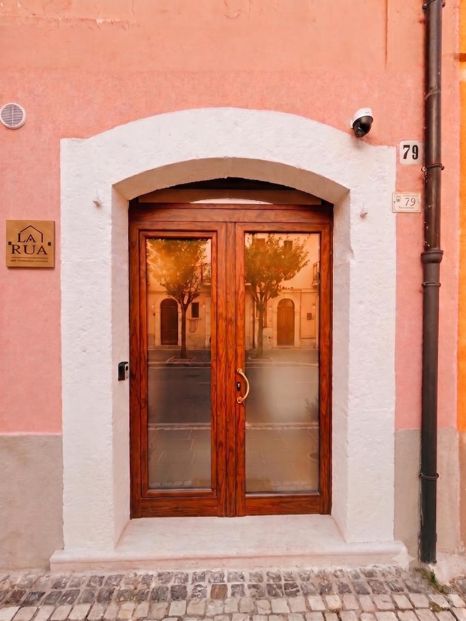 Facade/entrance