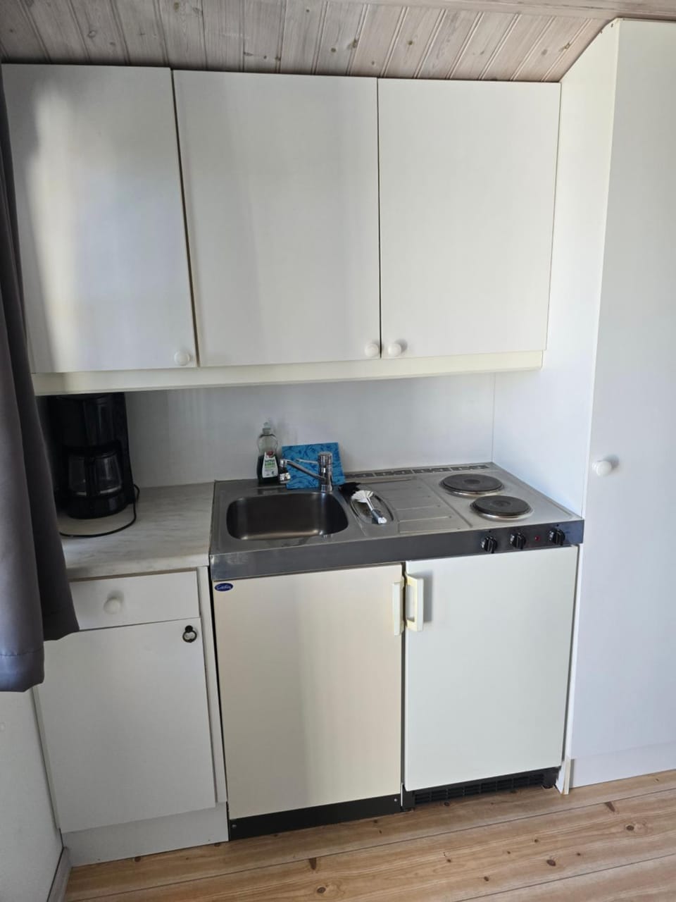 Liten mysig stuga med havsutsikt i Hällevik House in Sweden