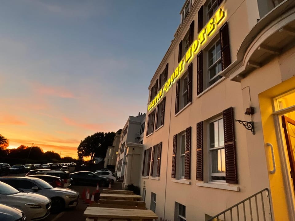 Property building, Sunset, Parking