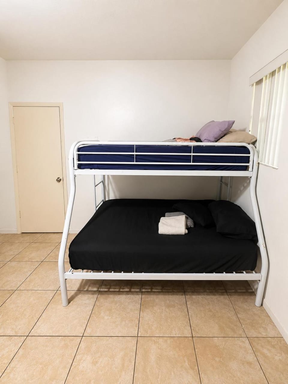 Bed, Bedroom, bunk bed
