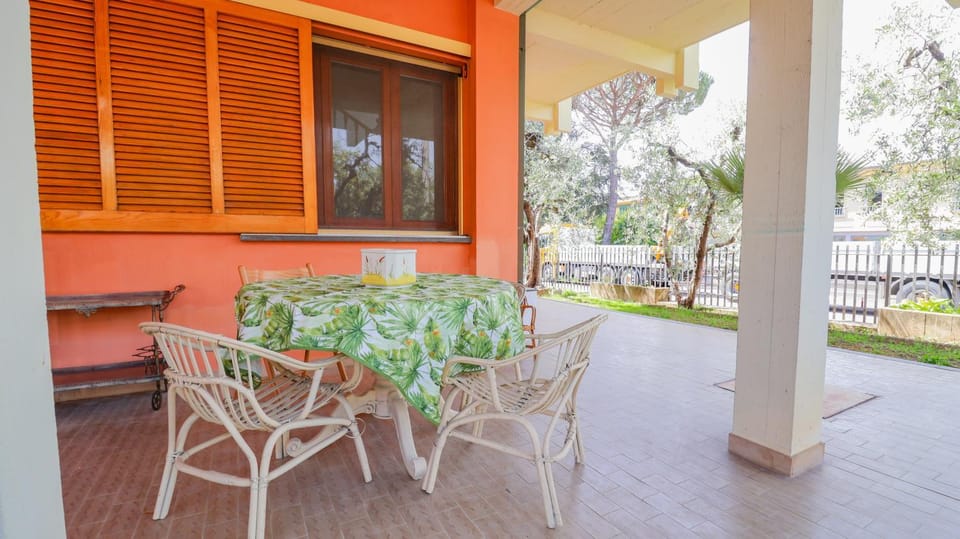 Luxury Italian Villa - with Gym, Garden Villa in Monsummano Terme