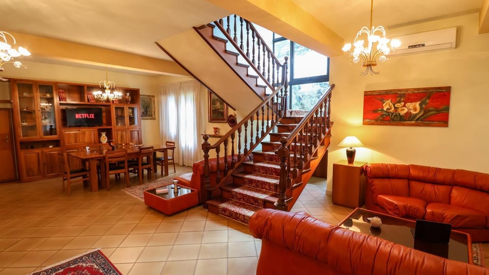 Luxury Italian Villa - with Gym, Garden Villa in Monsummano Terme