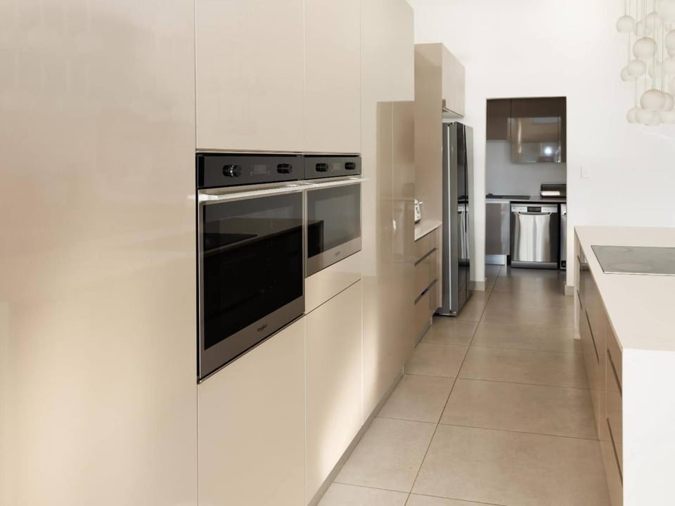 microwave, oven, kitchen