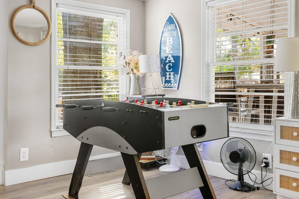 Charming Beach Bungalow - Minutes to the Beach House in Folly Beach
