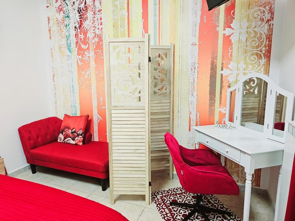 Photo of the whole room, Bedroom