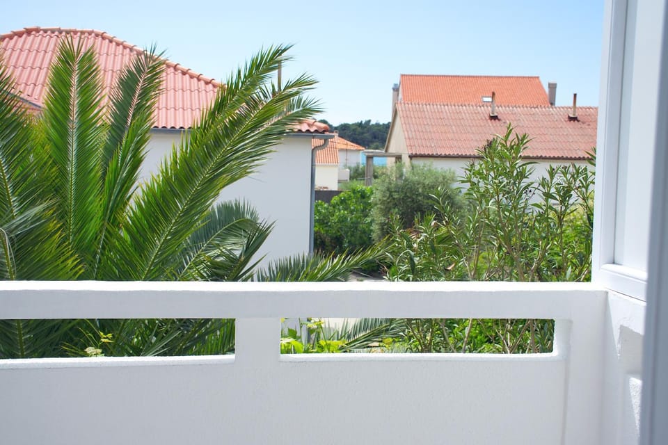 Balcony/Terrace, Garden view