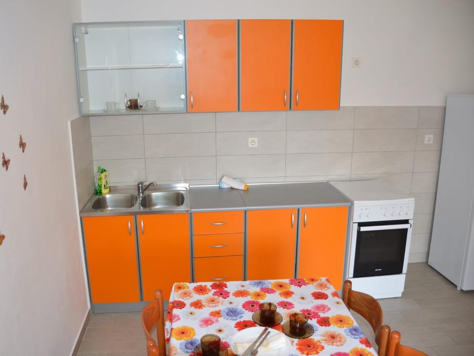 Kitchen or kitchenette, pet friendly