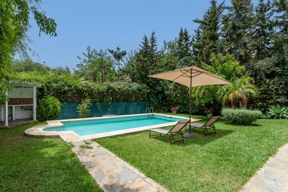 Day, Natural landscape, Garden, Solarium, Balcony/Terrace, Pool view, Swimming pool, sunbed