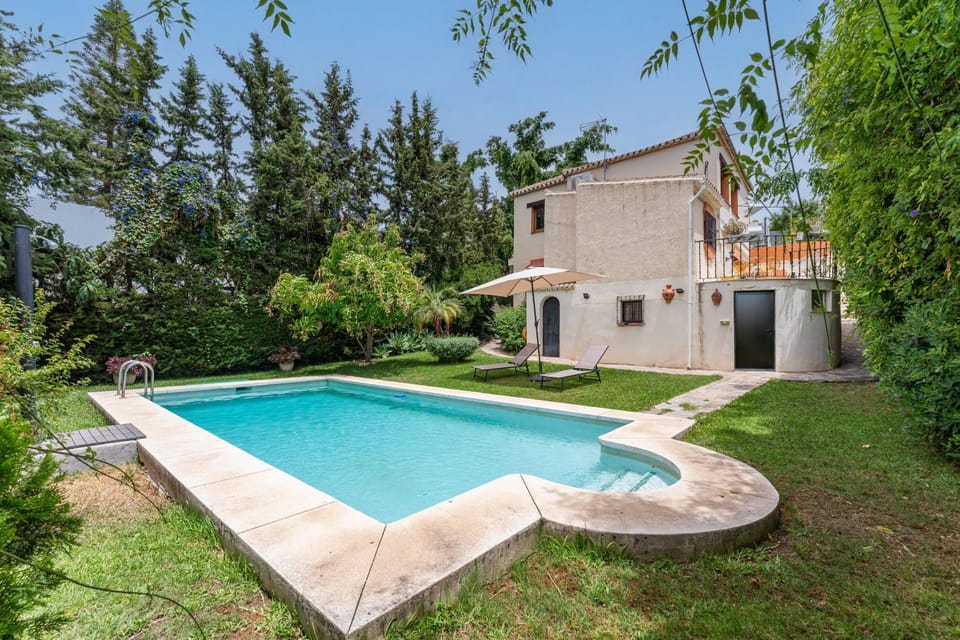 Property building, Day, Garden, Solarium, Balcony/Terrace, Garden view, Pool view, Swimming pool, sunbed