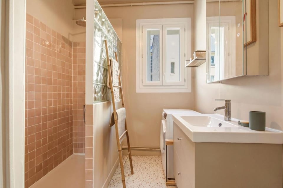 Shower, Bathroom, towels