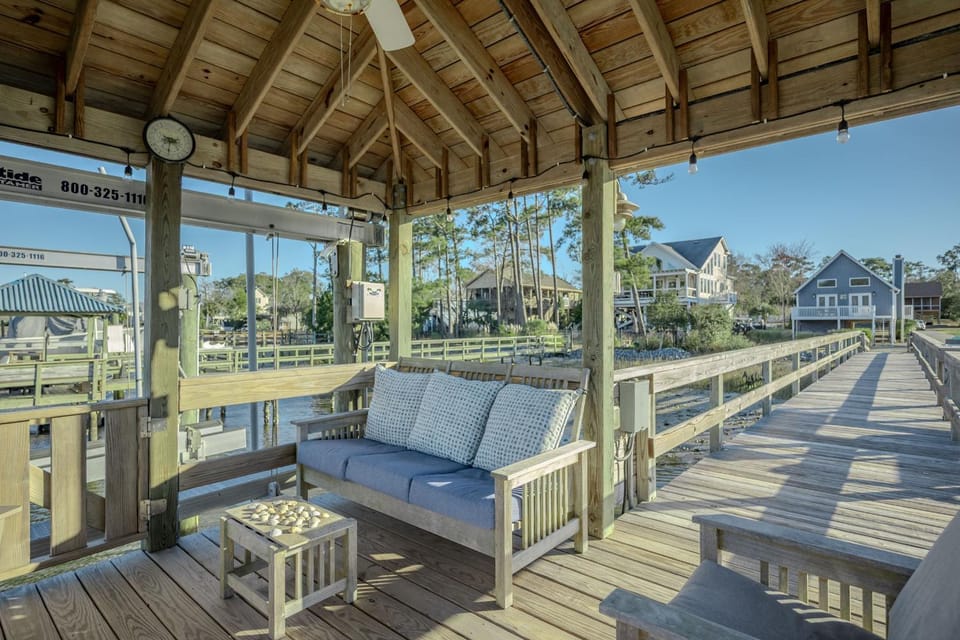 Intracoastal Escape by Oak Island Accommodations House in Saint James