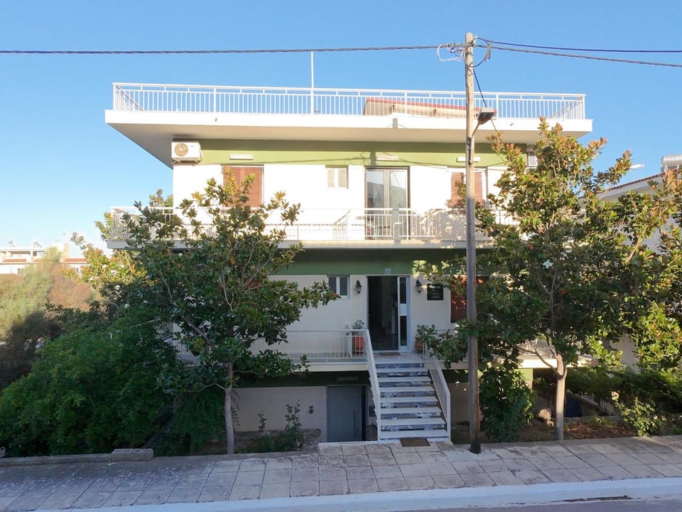 Puente Rooms Hotel in Argolis, Greece