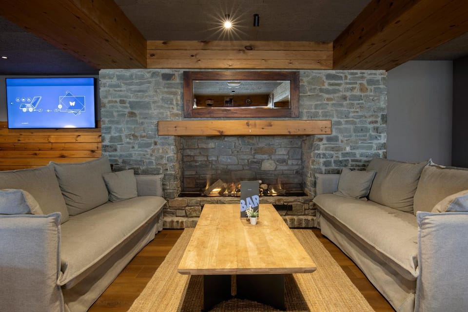 Lounge or bar