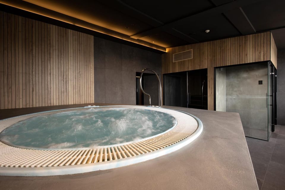 Hot Tub, Spa and wellness centre/facilities