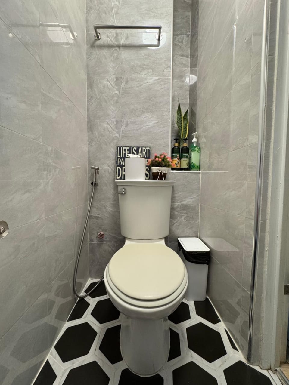 The WhisperPad Alabang Apartment in Muntinlupa