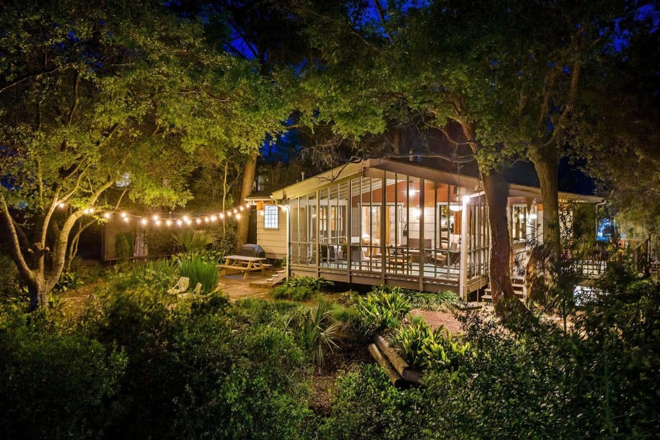 Hot Tub & Grill Rental on the Folly Marsh House in Folly Beach