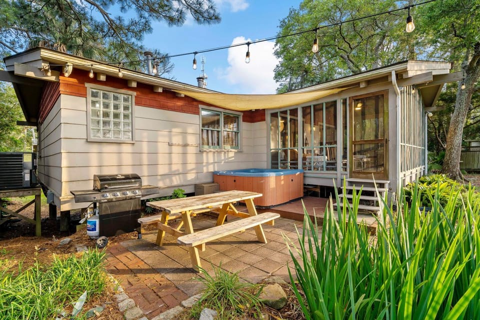 Hot Tub & Grill Rental on the Folly Marsh House in Folly Beach